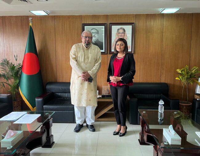 With Expatriates’ Welfare Minister Imran Ahmed on February 17, 2022-02